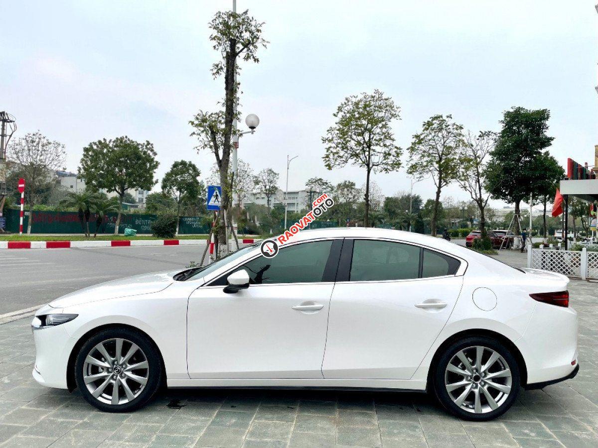 Xe Mazda 3 2.0 năm sản xuất 2020, màu trắng, giá chỉ 768 triệu-1