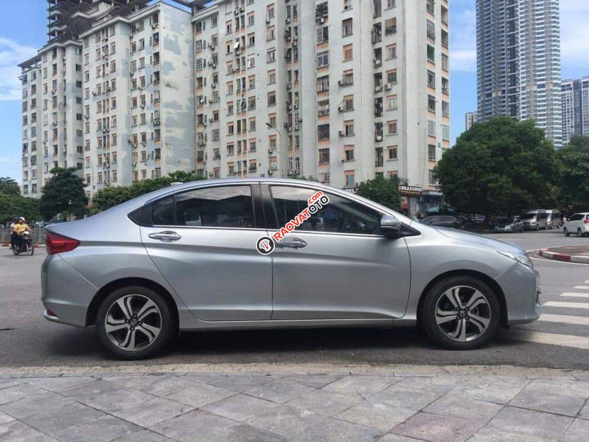 Cần bán xe Honda City sản xuất 2017, màu bạc-1