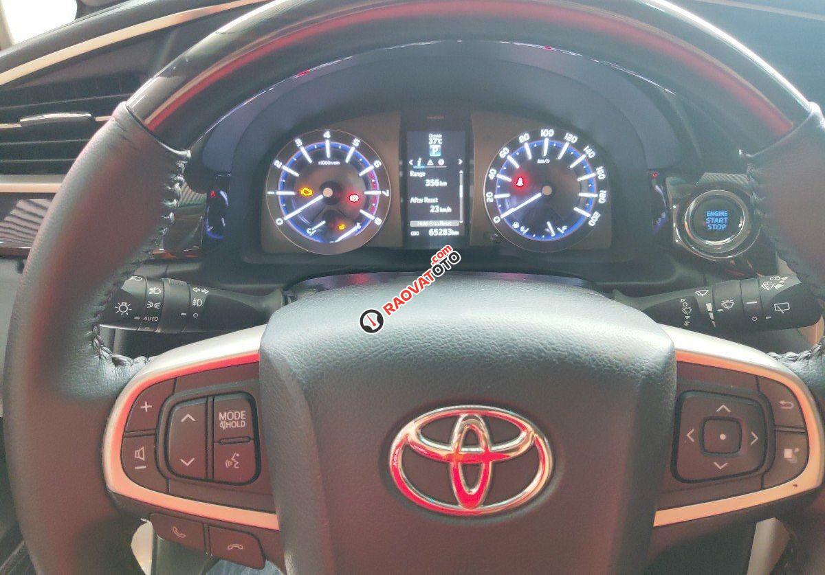 Xe Toyota Innova 2.0V năm sản xuất 2018, màu bạc số tự động-6