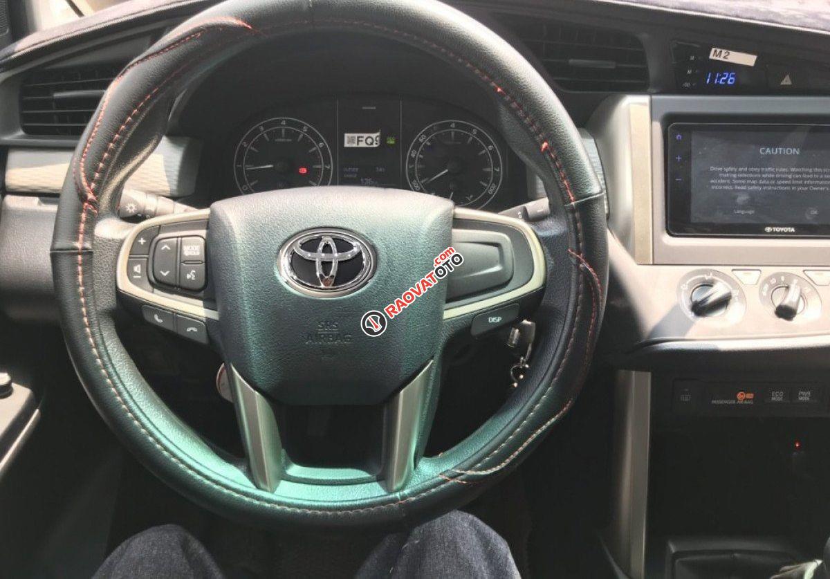 Bán Toyota Innova 2.0E sản xuất 2020, màu xám-1
