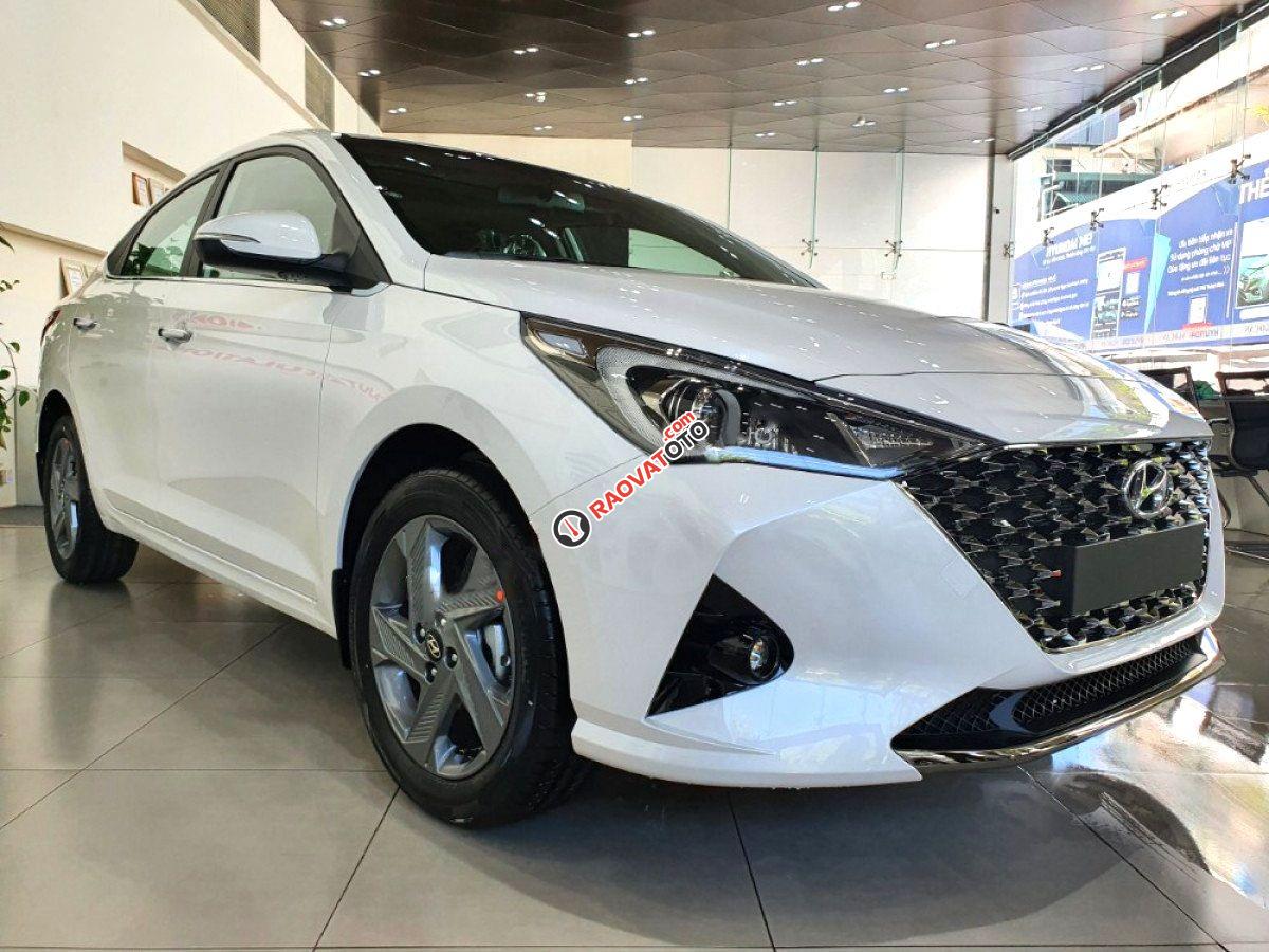 Bán ô tô Hyundai Accent 1.4 ATH sản xuất năm 2022, màu trắng-2