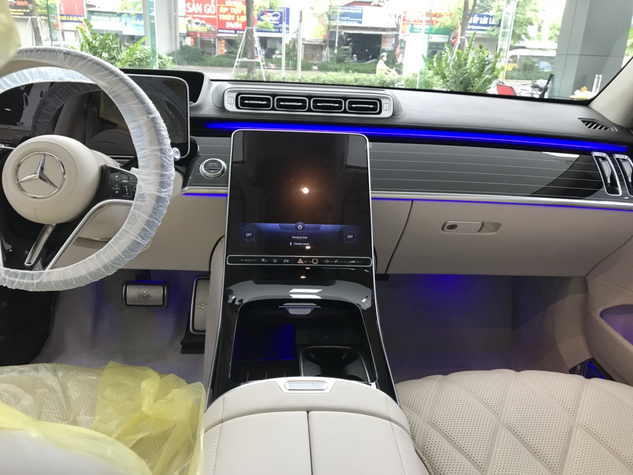 Mercedes Benz S680 Maybach mới 100% sản xuất 2022 đang có xe giao ngay.-7