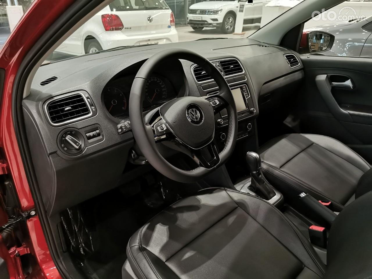 Volkswagen Polo 1.6 Hatchback 2022 - Xe màu đỏ-LH Hotline: 093 2168 093-4