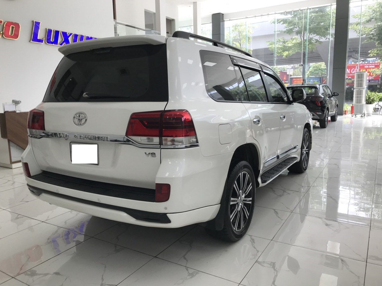 Bán Toyota Land Cruiser VX sản xuất năm  2014 xe đã lên phom mới-2