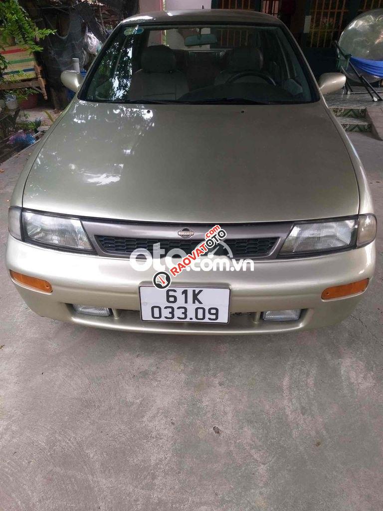 Xe Nissan Bluebird năm 1994, màu vàng, xe nhập, giá tốt-1