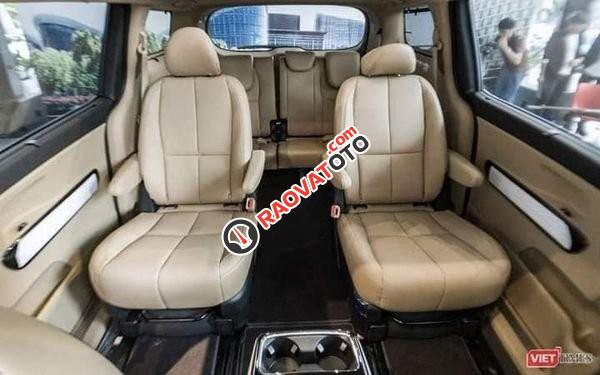 Cần bán gấp Kia Sedona năm sản xuất 2020, màu xanh lam-0