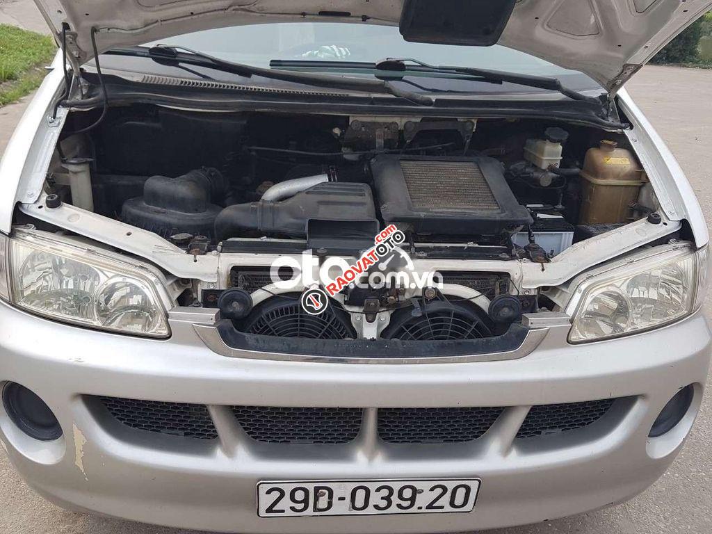 Cần bán lại xe Hyundai Starex năm 2001, màu bạc-3