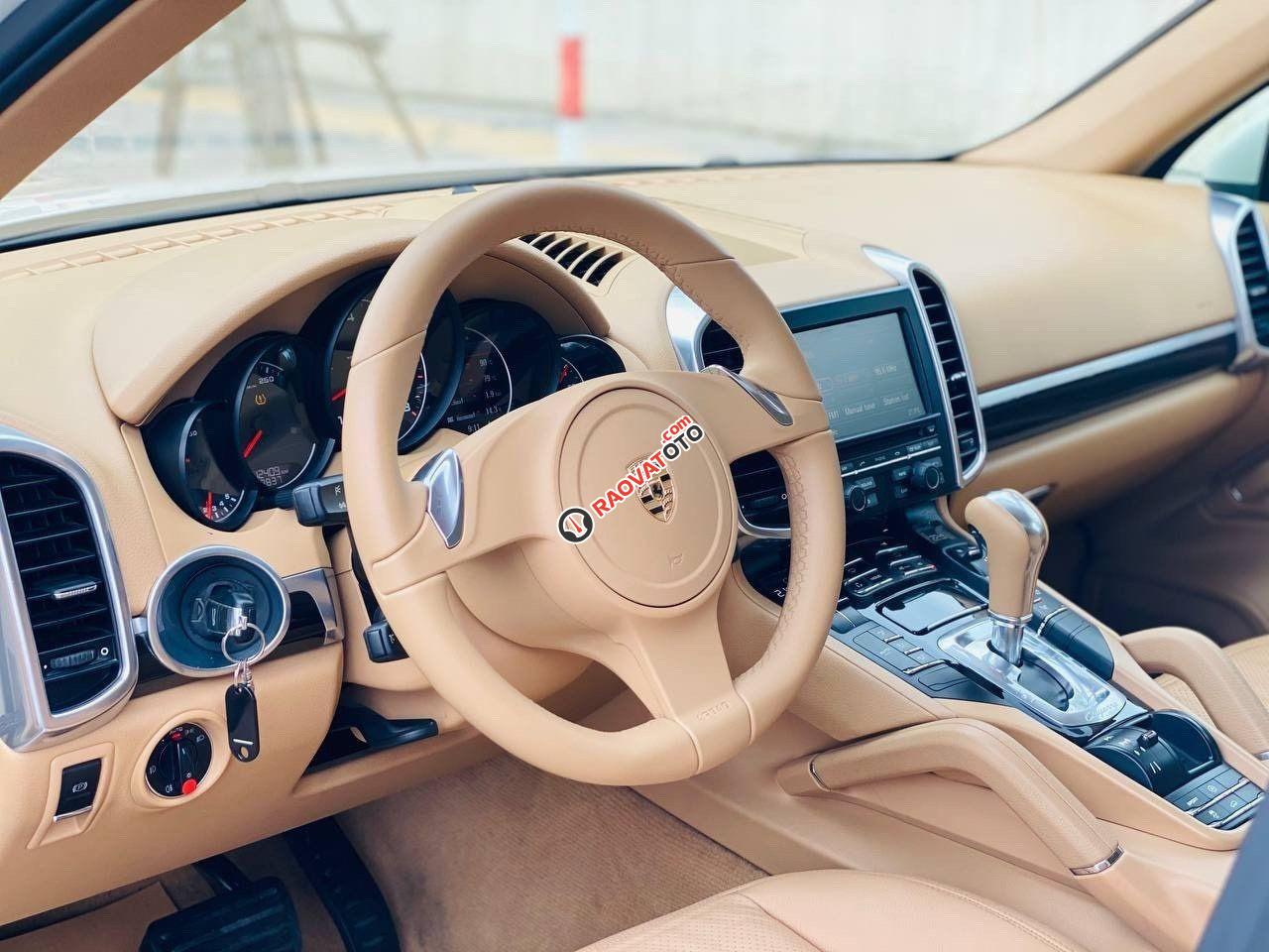 Màu trắng, nhập khẩu nguyên chiếc-6