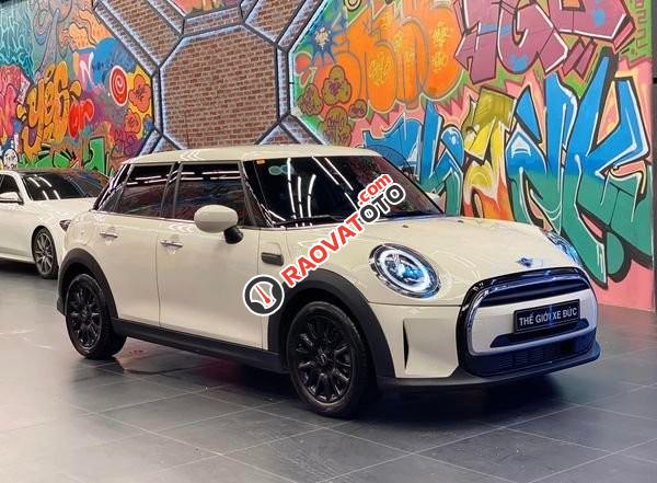 Màu trắng, xe nhập-3