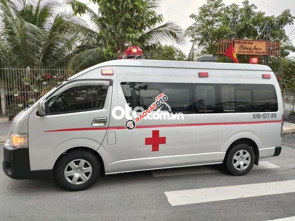 Toyota Hiace Ambulance-2