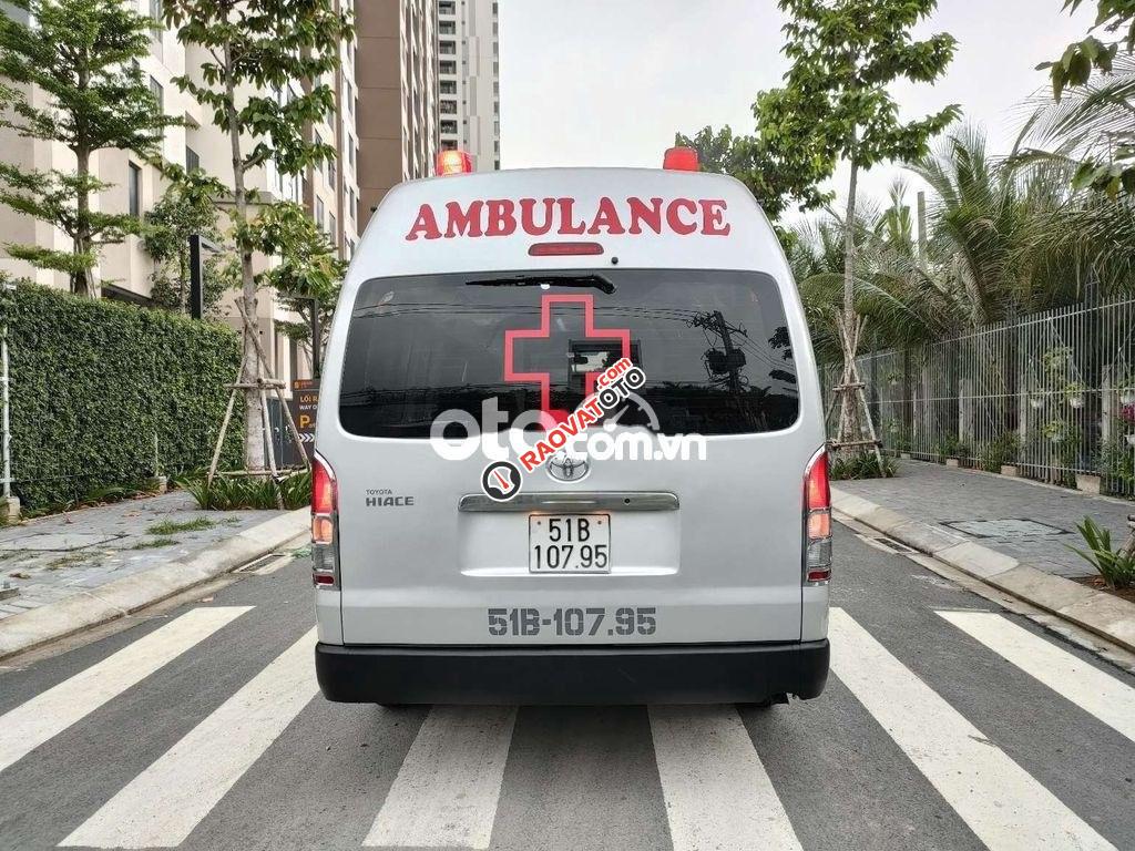 Toyota Hiace Ambulance-0