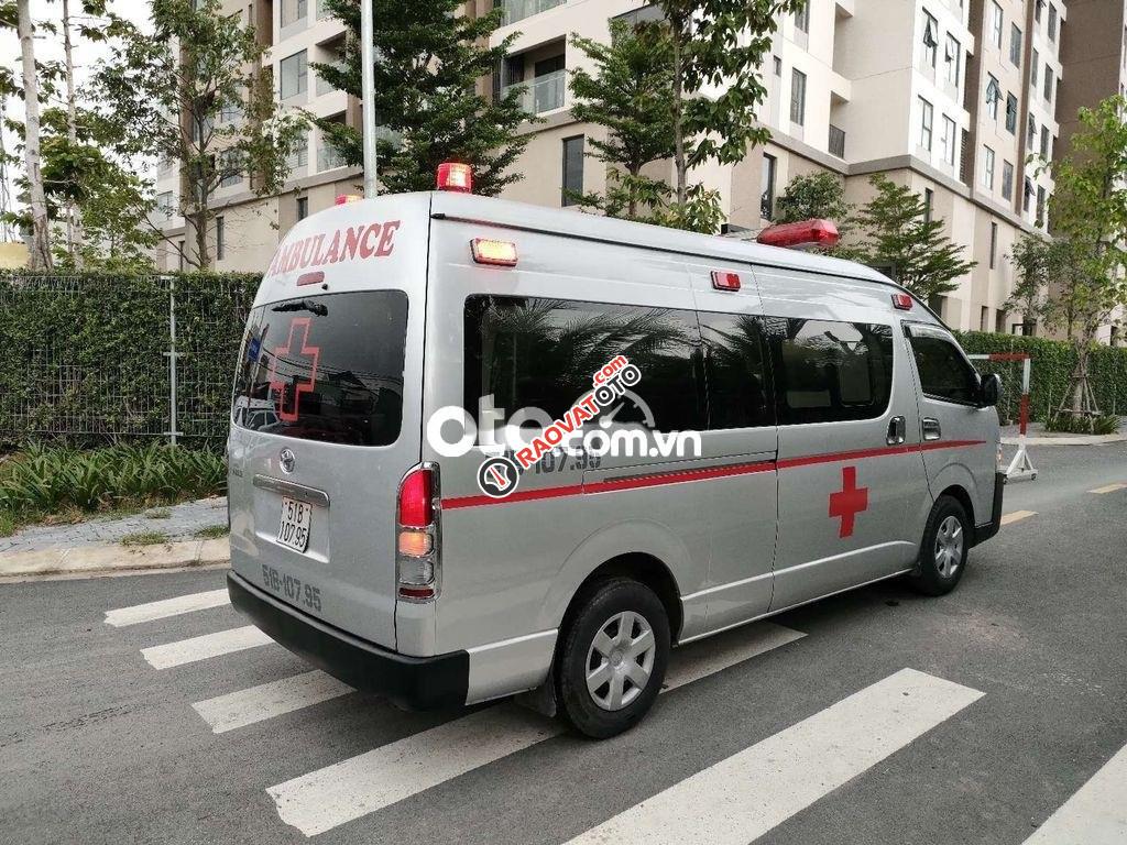 Toyota Hiace Ambulance-5