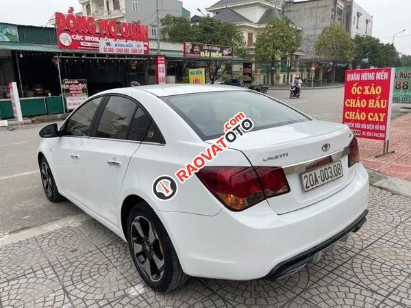 Màu trắng, 252 triệu-0