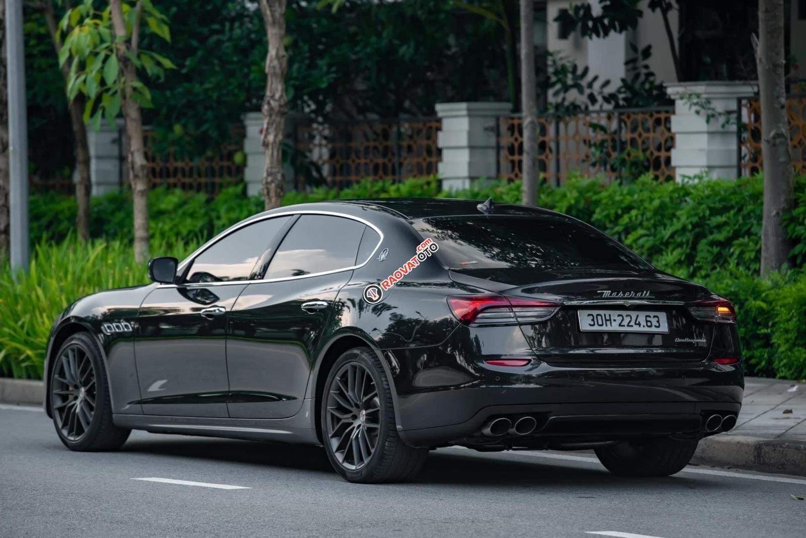 Cần bán xe màu đen-9