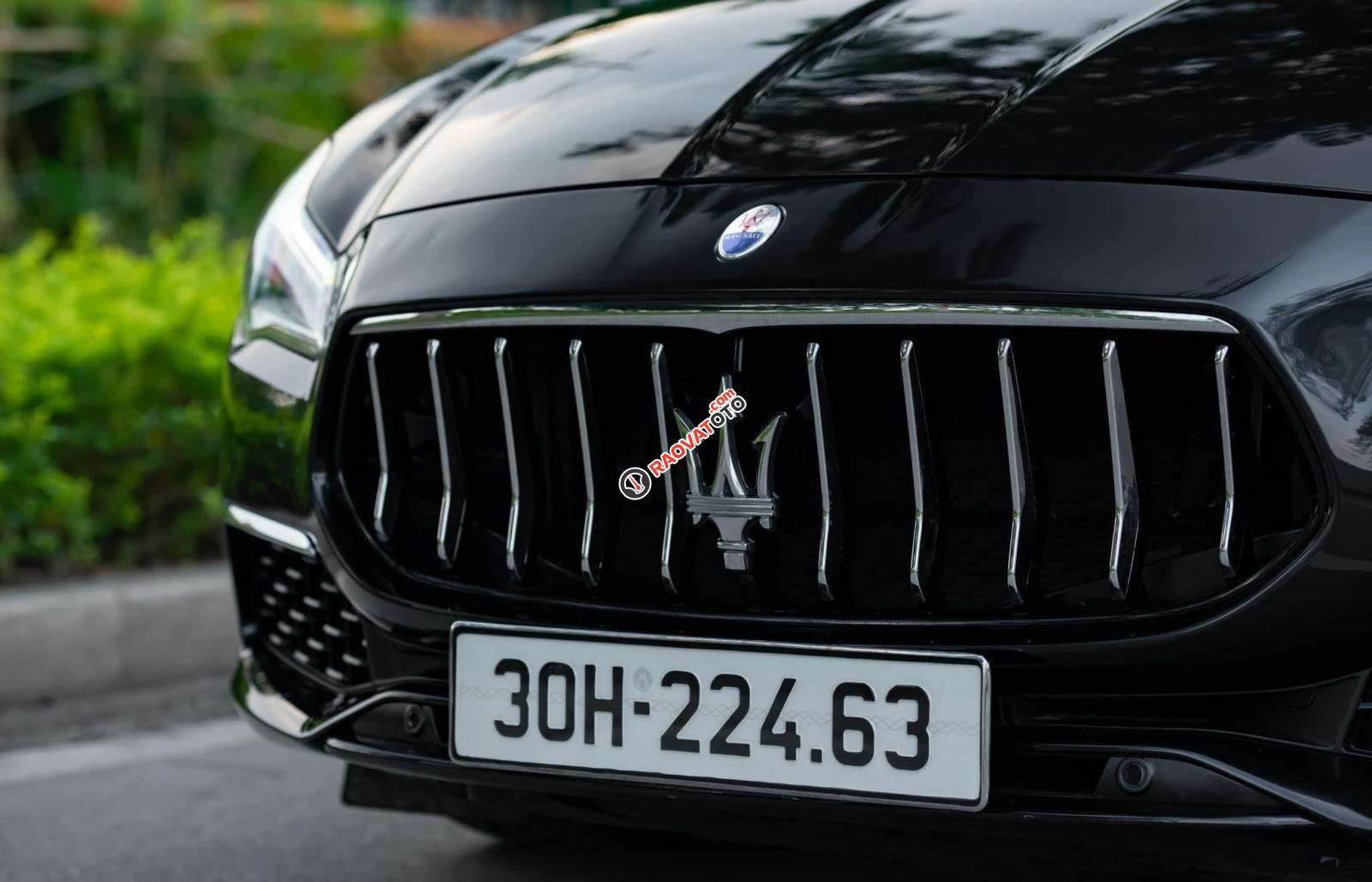 Cần bán xe màu đen-6