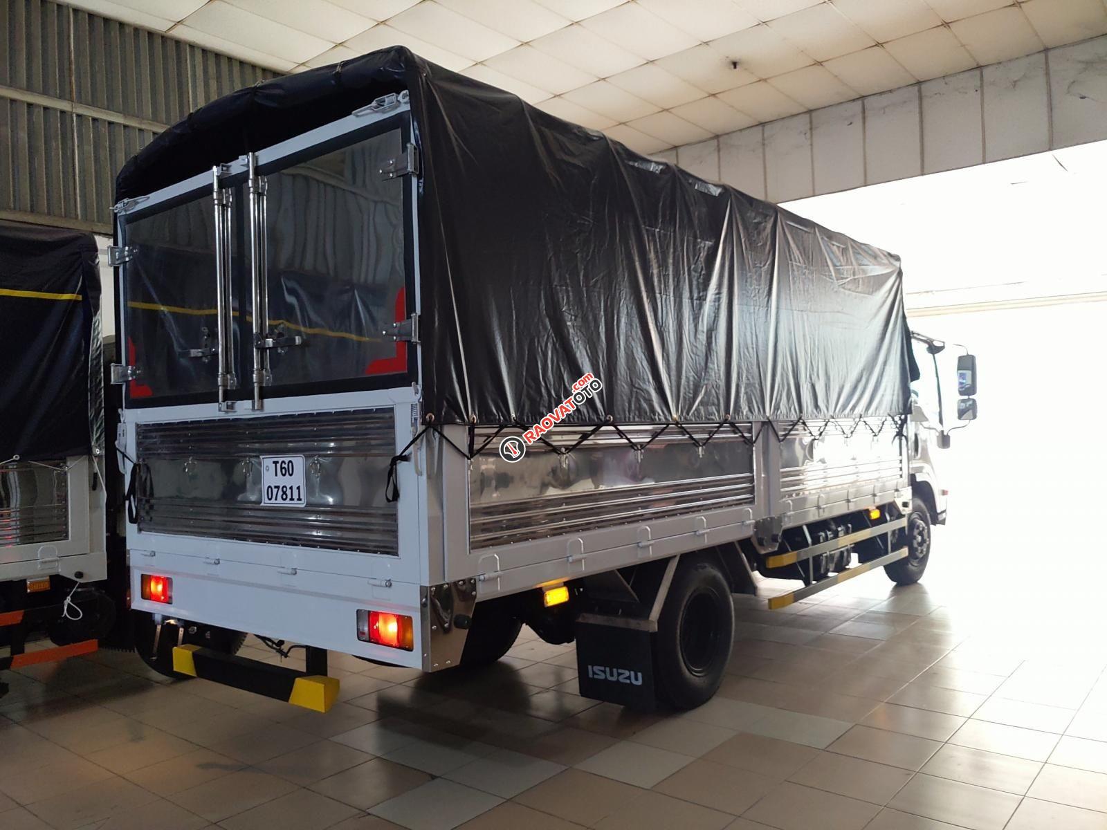 Trọng tải 4.99 tấn - Khuyến mại: Tiền 20tr, máy lạnh, 9 phiếu bảo dưỡng, radio MP3-5