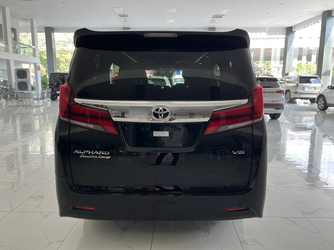Bán Toyota Alphard Executive Lounge sản xuất 2018, màu đen, xe nhập khẩu sơn zin lốp theo xe -3