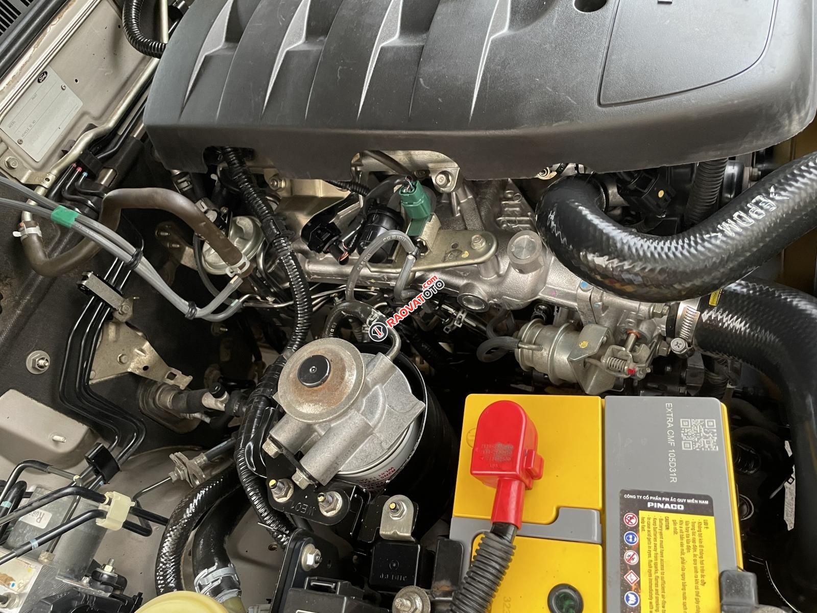 Máy dầu, số sàn, màu ghi vàng-11