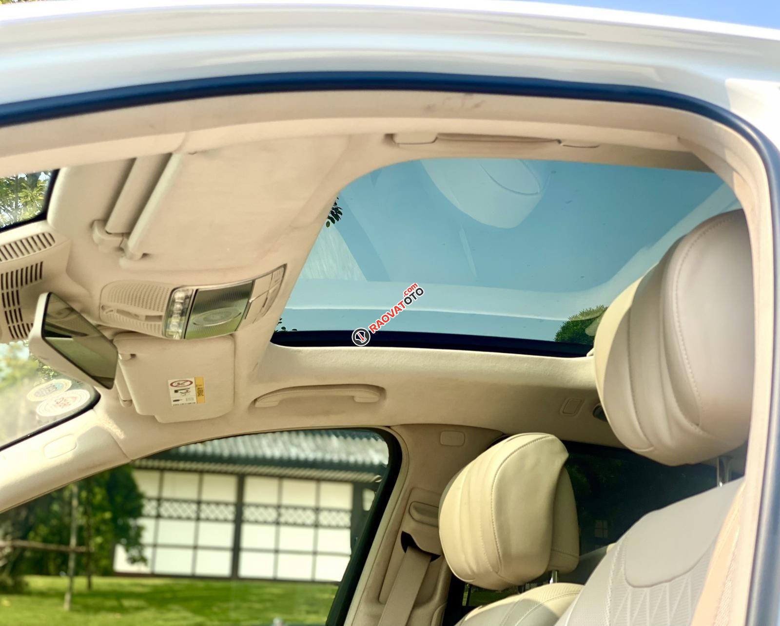 Xe màu trắng-6