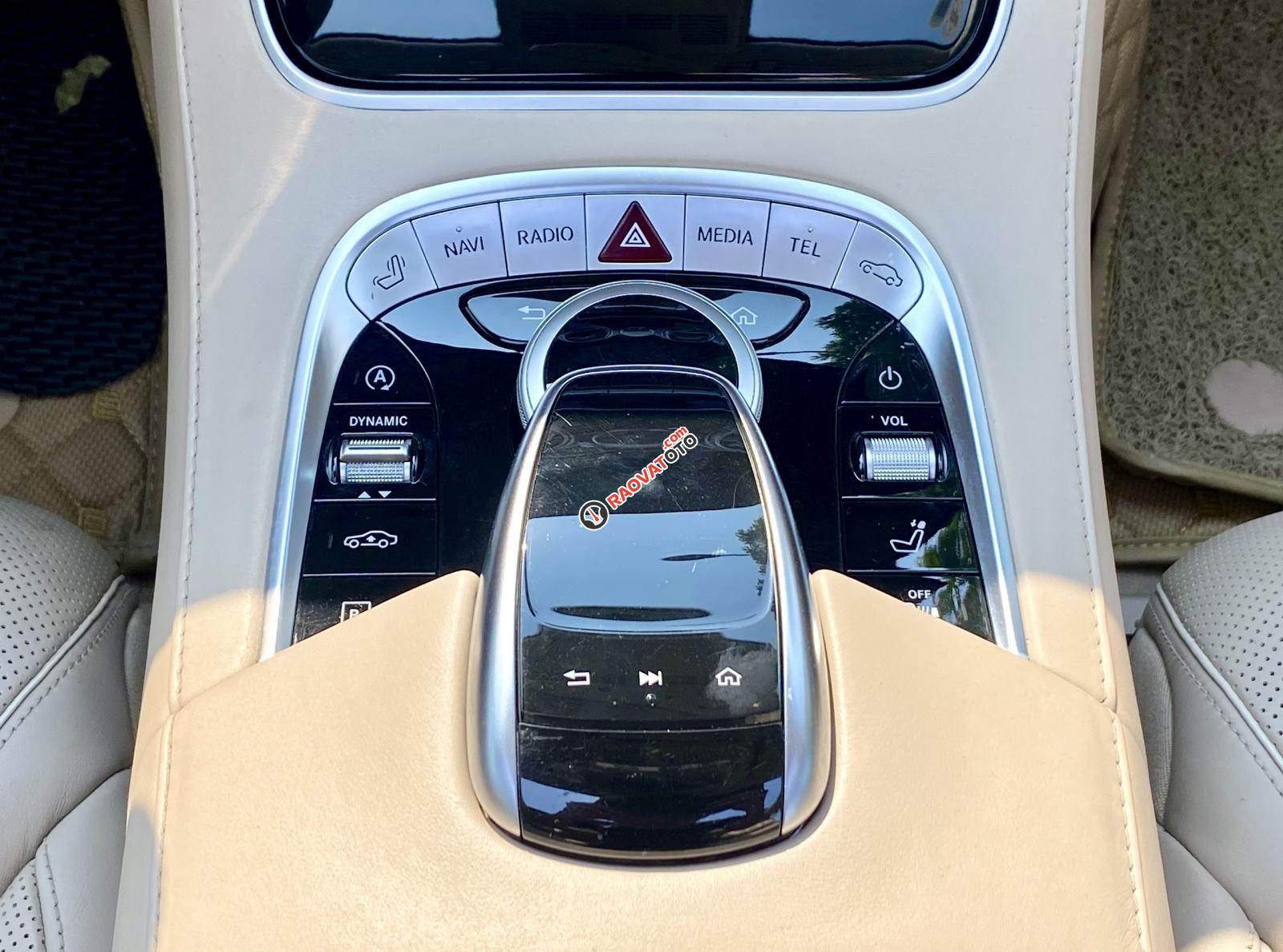 Xe màu trắng-17