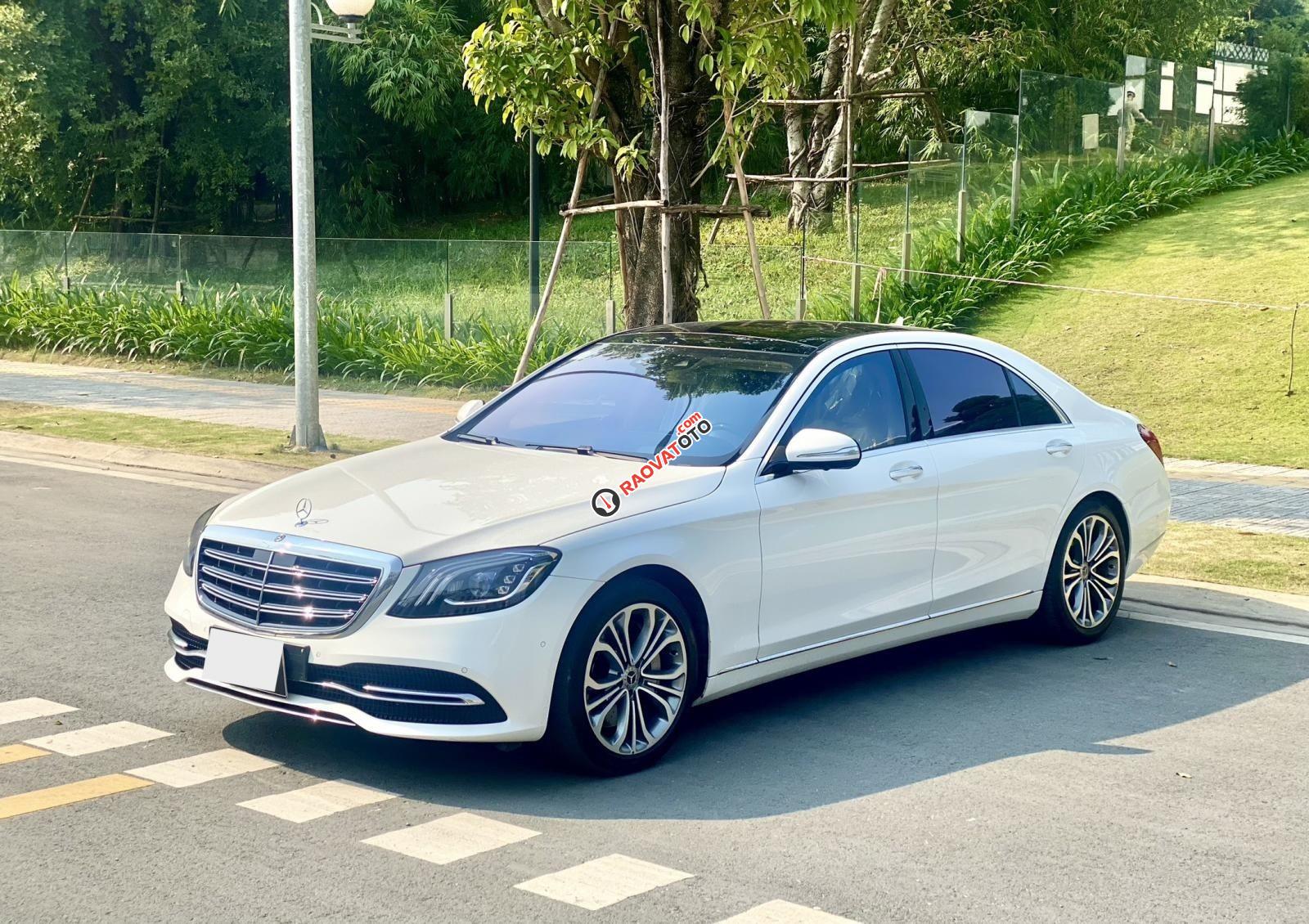 Xe màu trắng-2