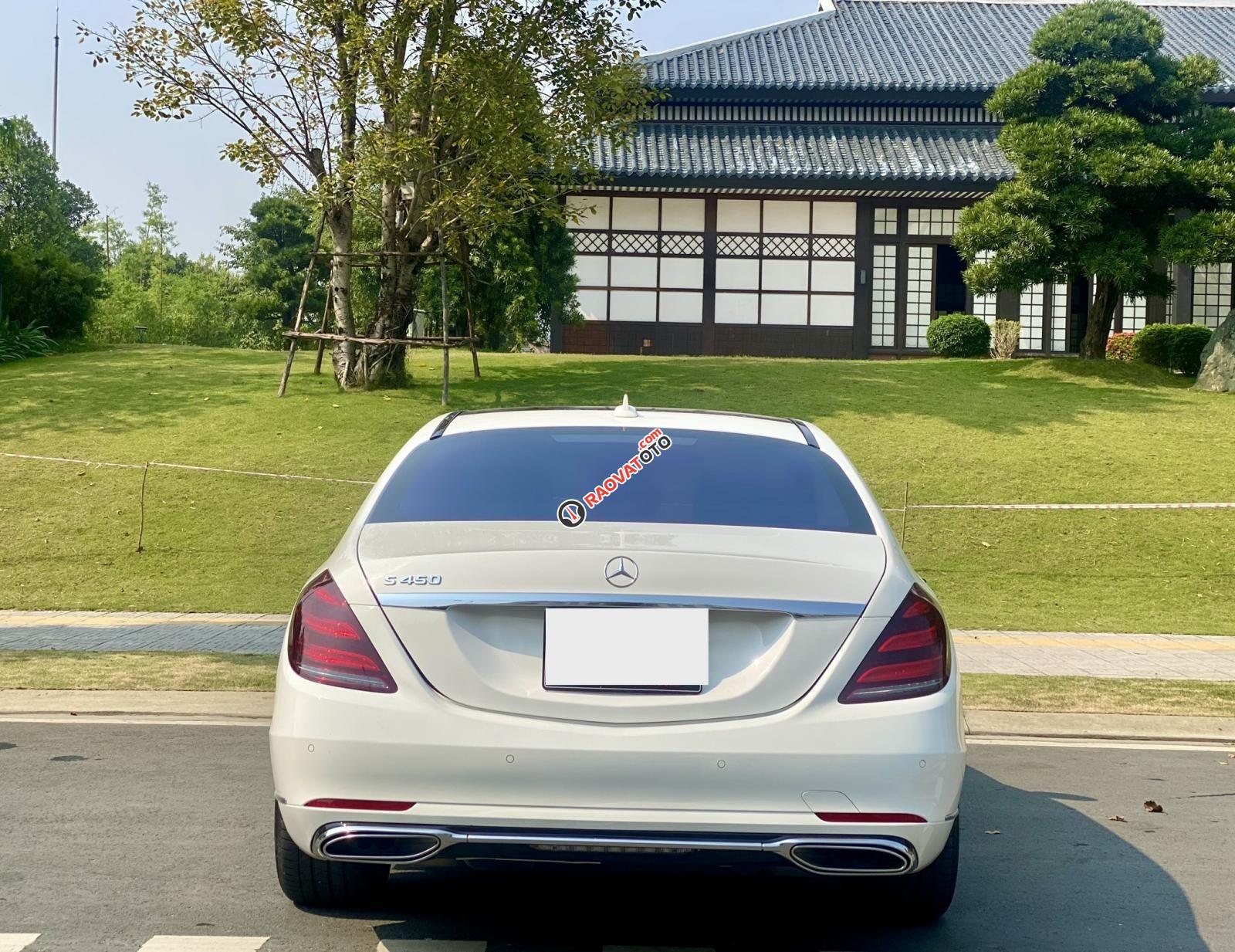 Xe màu trắng-5