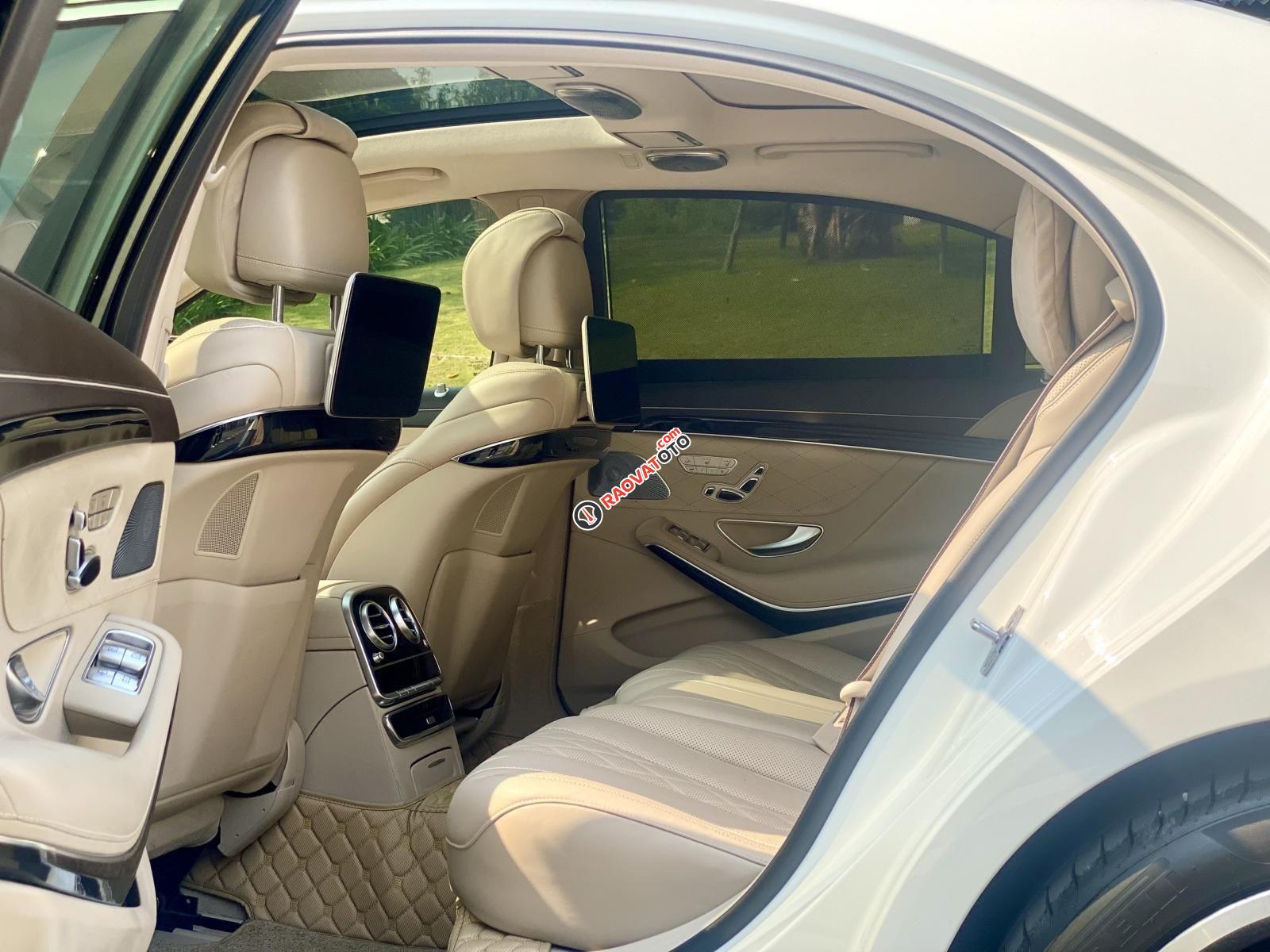 Xe màu trắng-9