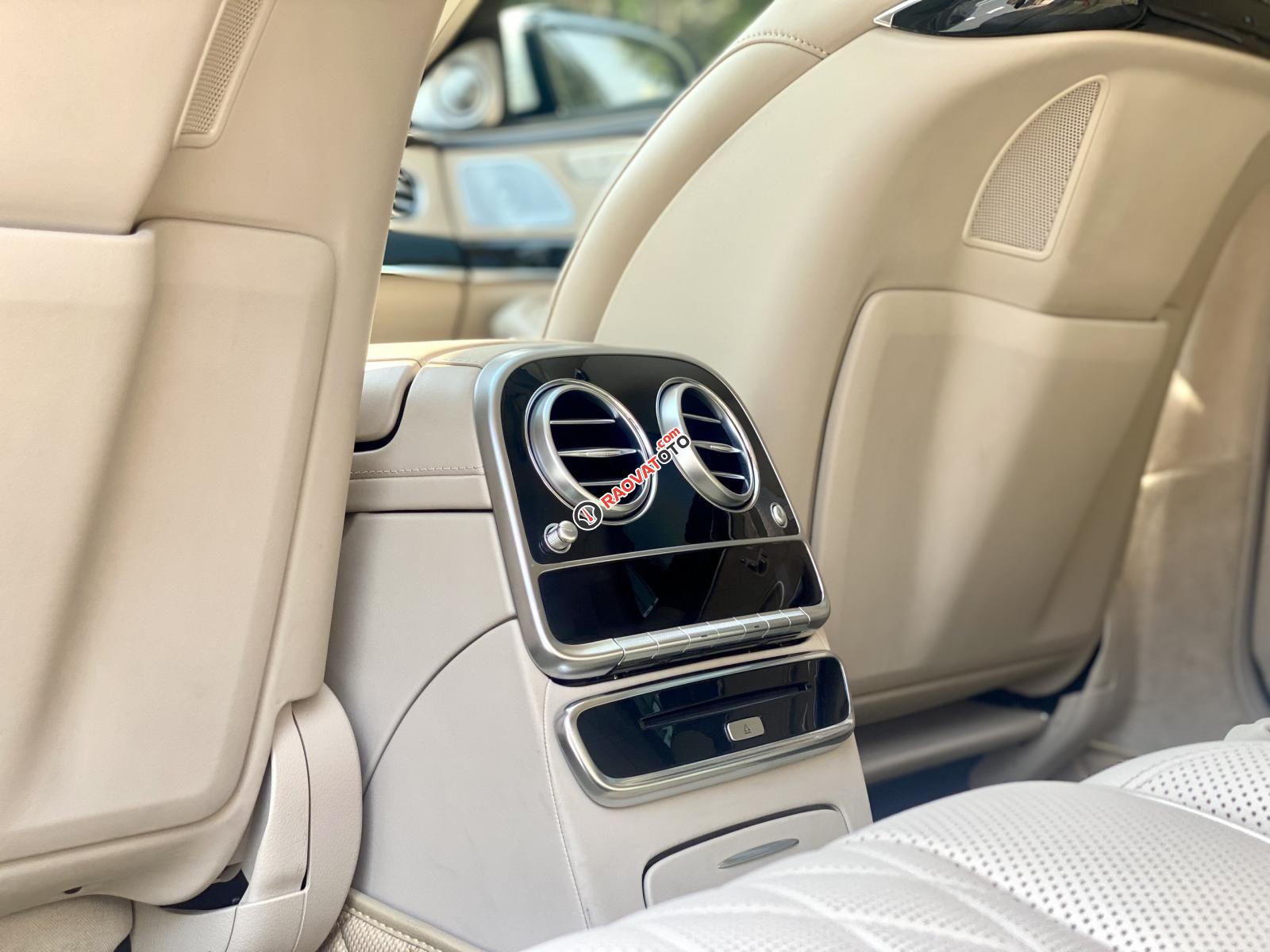 Xe màu trắng-8