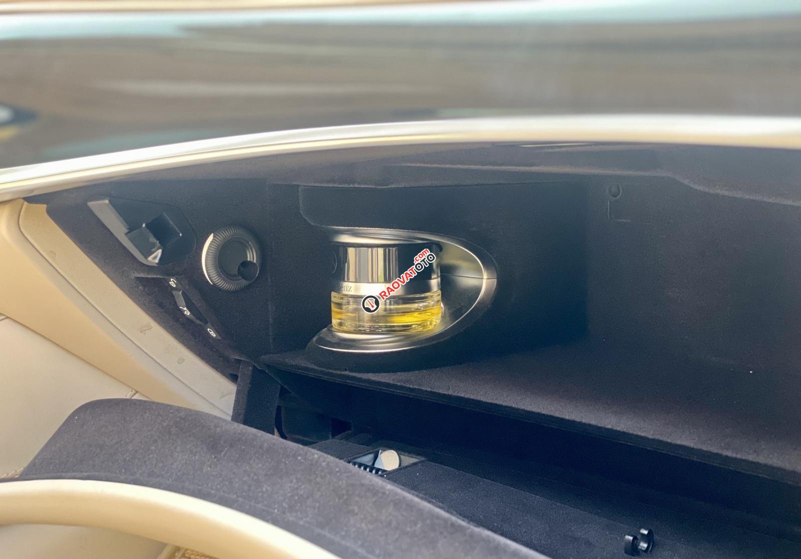 Xe màu trắng-18