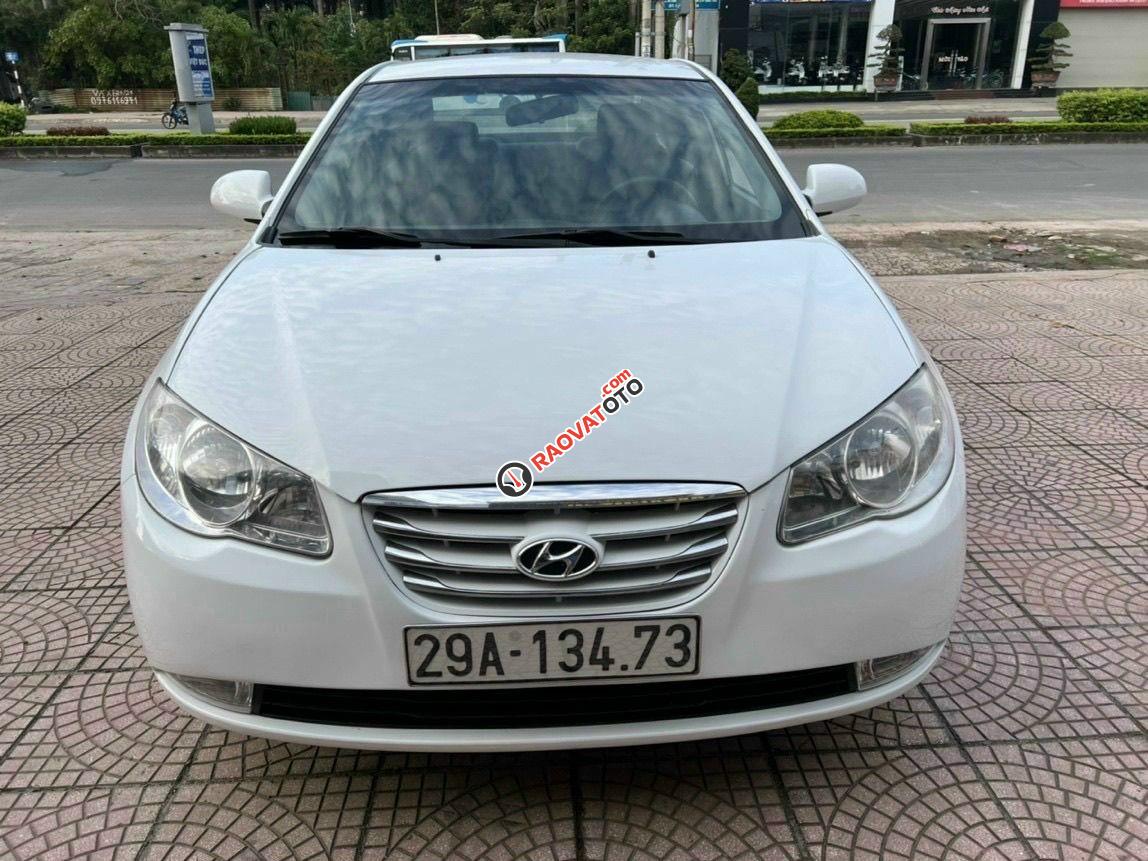 Cần bán Hyundai elantra 2010 số tự động 1.6 biển HN-11
