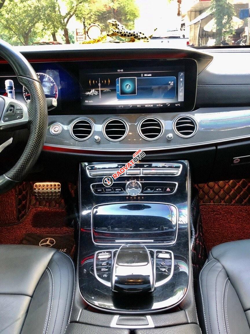 Bán xe Mercedes E300 AMG sản xuất năm 2018, giao xe ngay đón Tết-10