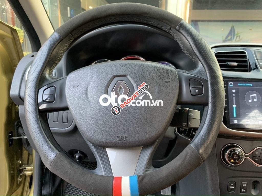 Cần bán gấp Renault Sandero 1.6 AT sản xuất năm 2017, màu nâu, xe nhập  -3