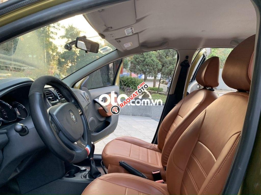 Cần bán gấp Renault Sandero 1.6 AT sản xuất năm 2017, màu nâu, xe nhập  -6