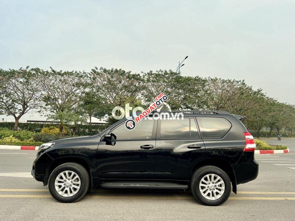 Cần bán xe Toyota Land Cruiser Prado TXL sản xuất năm 2016, màu đen, nhập khẩu nguyên chiếc-8