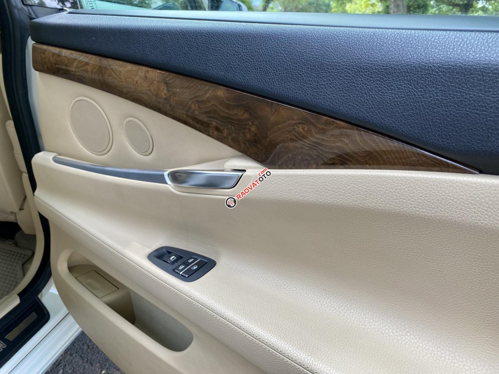 Trang bị nhiều option hiện đại, xe đẹp như mới-11