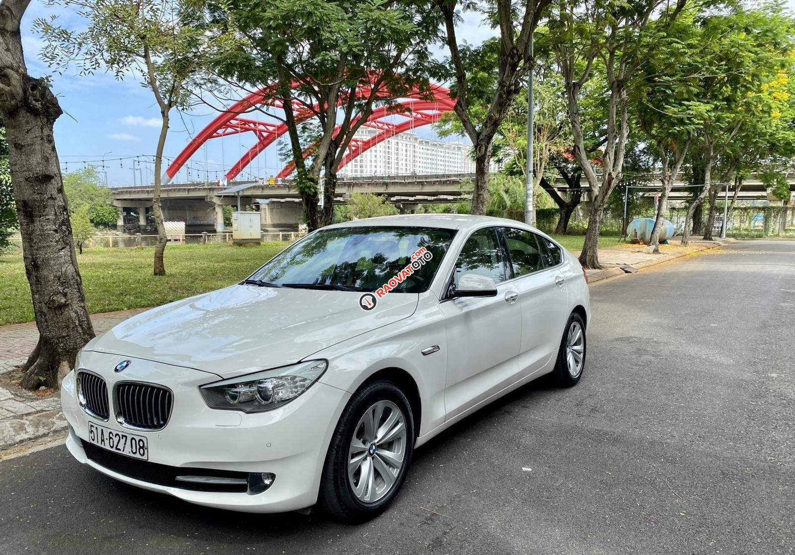 Trang bị nhiều option hiện đại, xe đẹp như mới-0