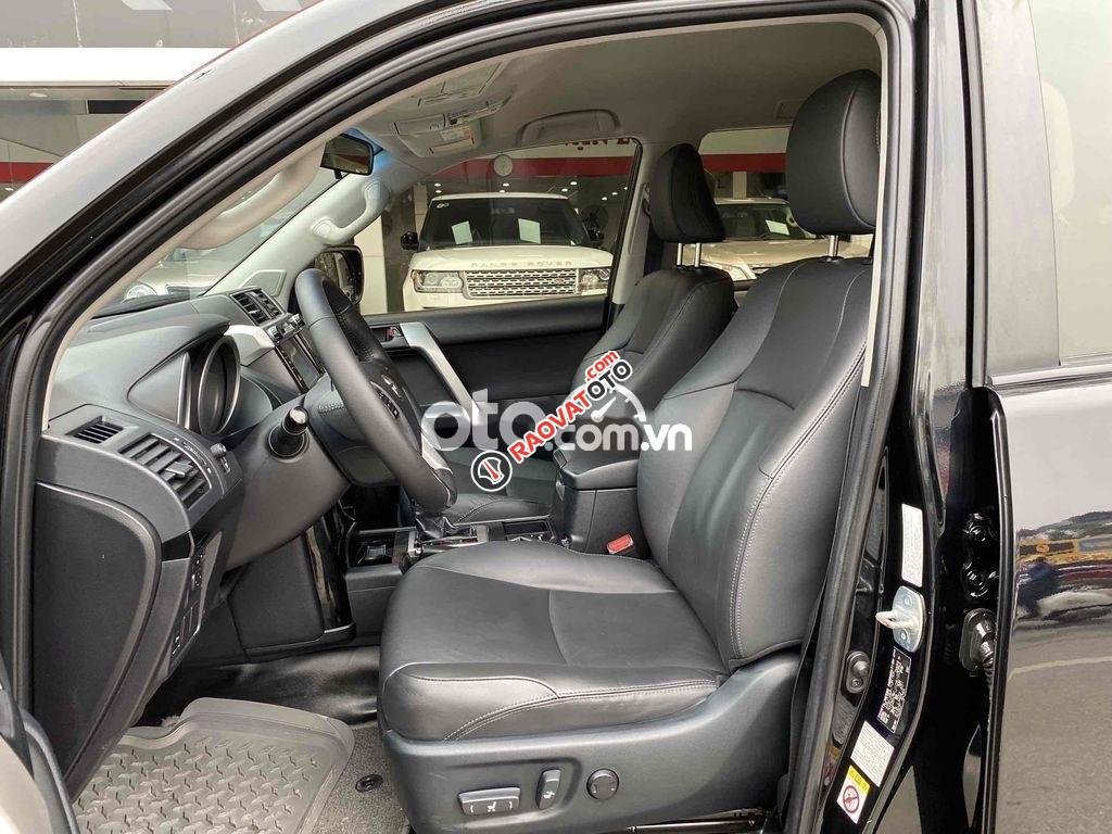 Cần bán xe Toyota Land Cruiser Prado TXL sản xuất năm 2017, màu đen-3