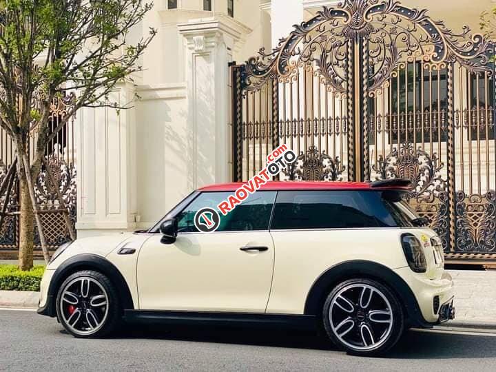 Màu trắng, nhập khẩu nguyên chiếc-19