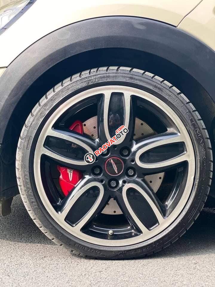 Màu trắng, nhập khẩu nguyên chiếc-13