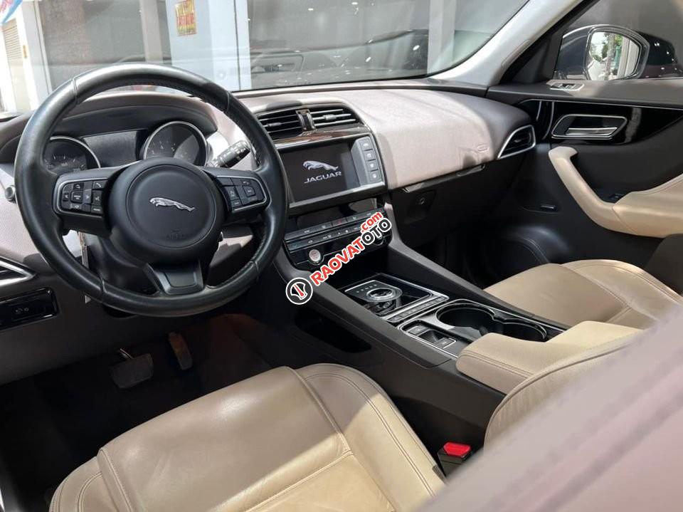 Xe màu trắng-3