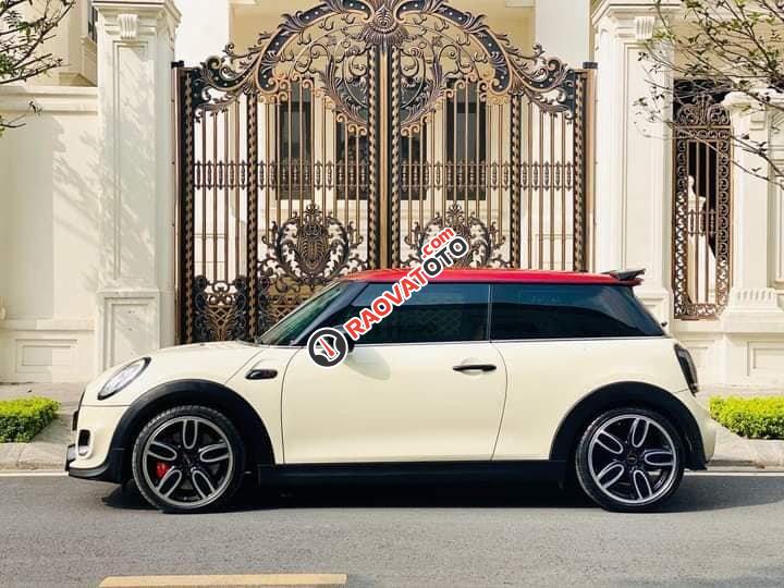 Màu trắng, nhập khẩu nguyên chiếc-20