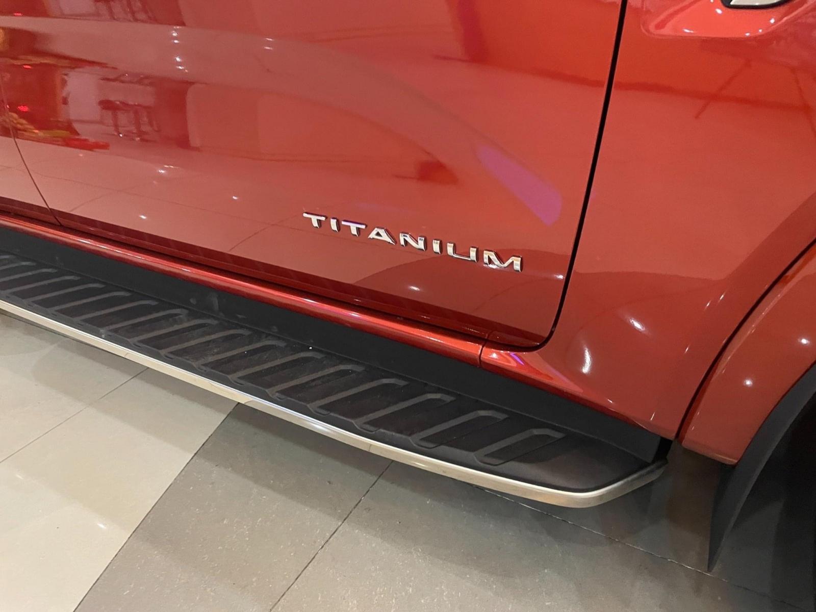 Xe Ford Everest Titanium 2.0L 4x2 AT 2023, màu đỏ, nhập khẩu nguyên chiếc-9