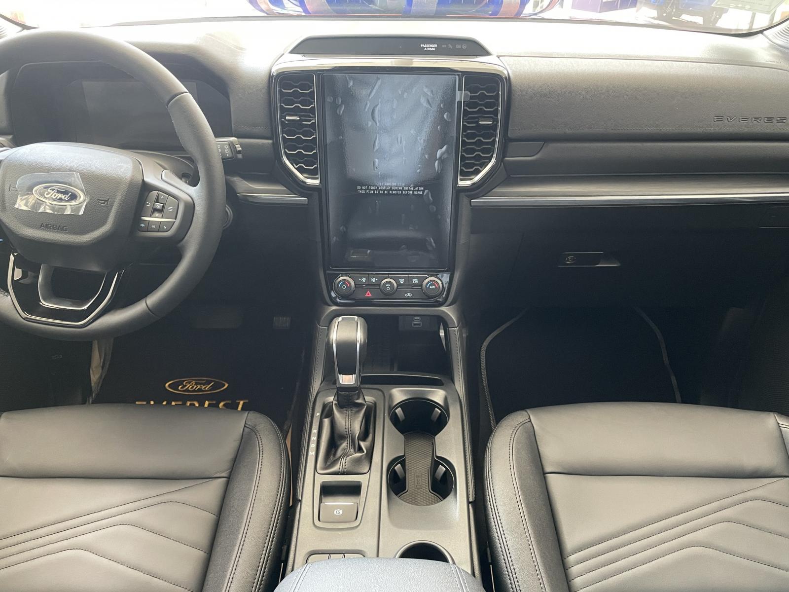 Xe Ford Everest Titanium 2.0L 4x2 AT 2023, màu đỏ, nhập khẩu nguyên chiếc-6