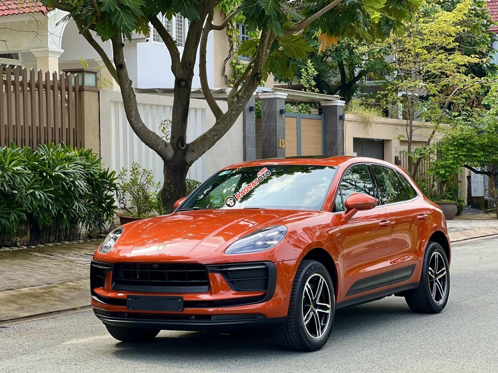 Xe mới 100% chưa lăn bánh, màu cam cà rốt, nội thất đen chỉ cam, dây belt cam, full option-2