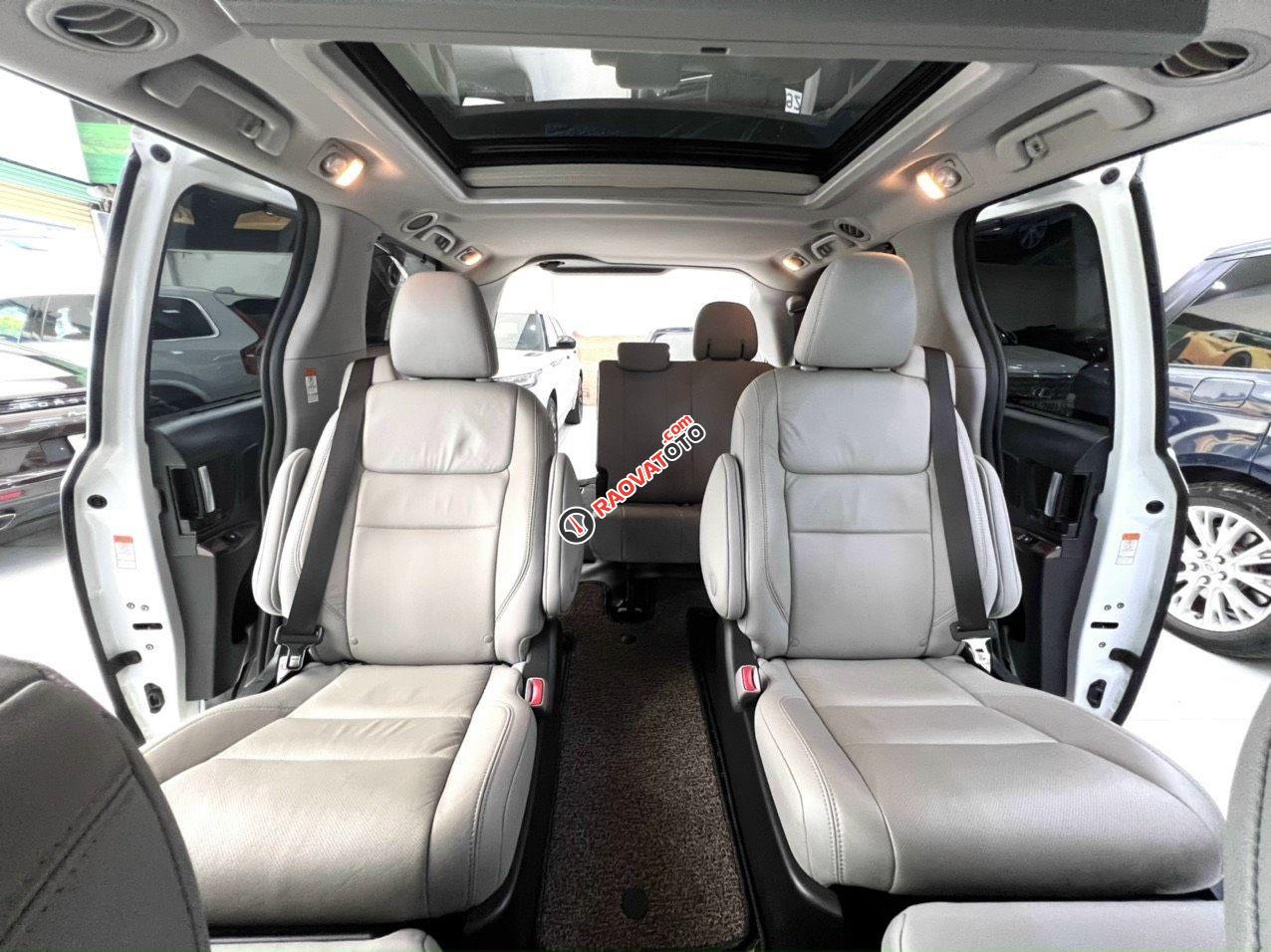 Màu trắng, nội thất ghi, chất xe cực đẹp-2