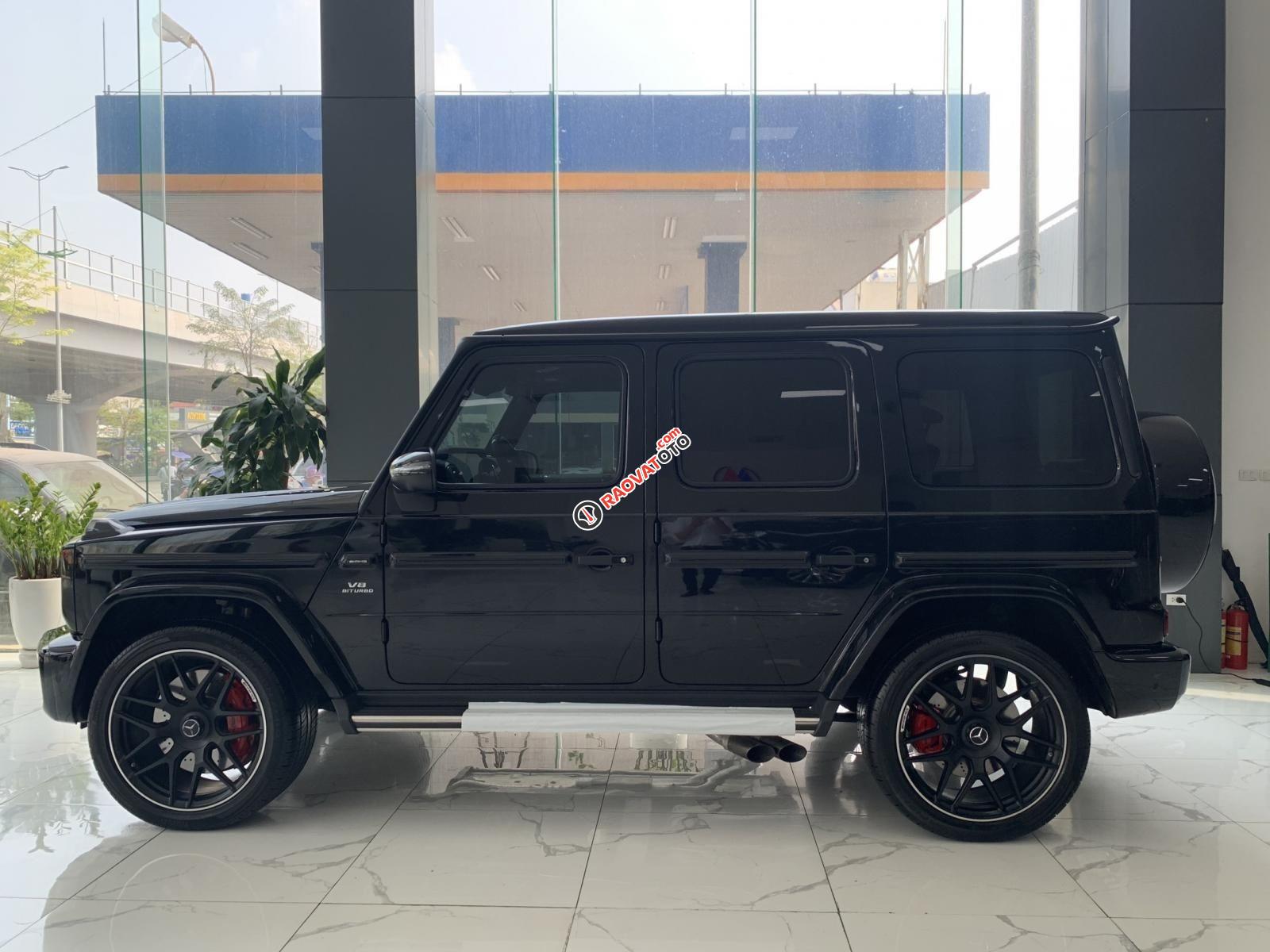 Màu đen, tên cá nhân-3