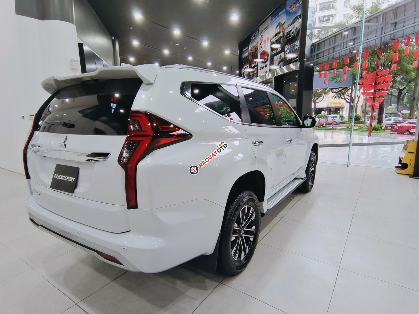 Ưu đãi với nhiều quà tặng trong tháng sắm xế cưng, hỗ trợ lên đến 100% thuế trước bạ-2