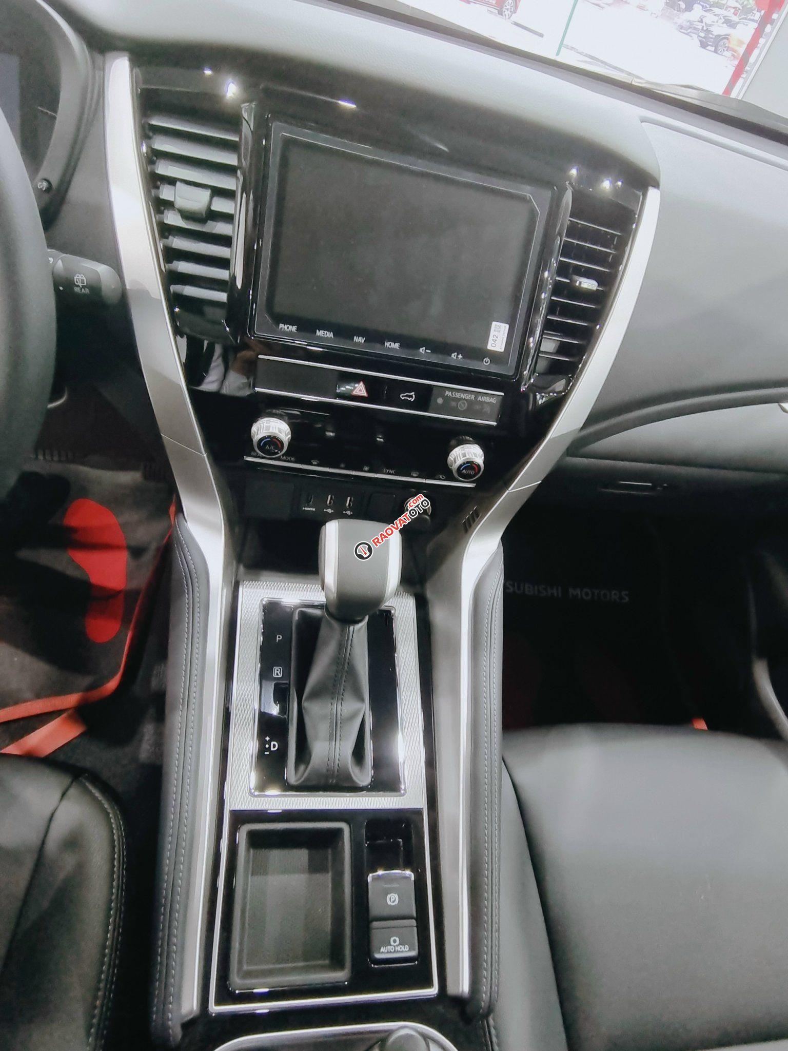 Ưu đãi với nhiều quà tặng trong tháng sắm xế cưng, hỗ trợ lên đến 100% thuế trước bạ-11