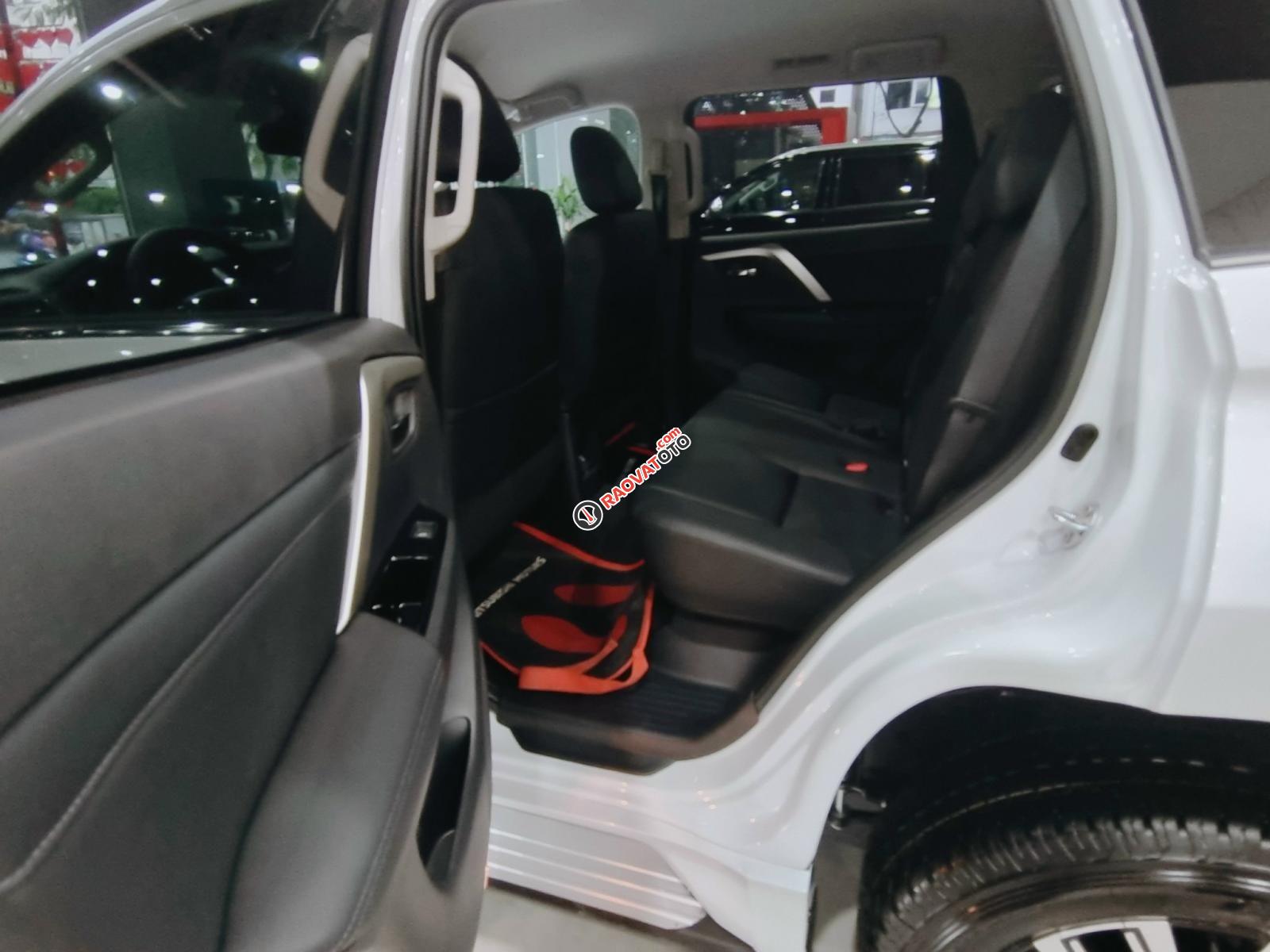 Ưu đãi với nhiều quà tặng trong tháng sắm xế cưng, hỗ trợ lên đến 100% thuế trước bạ-8