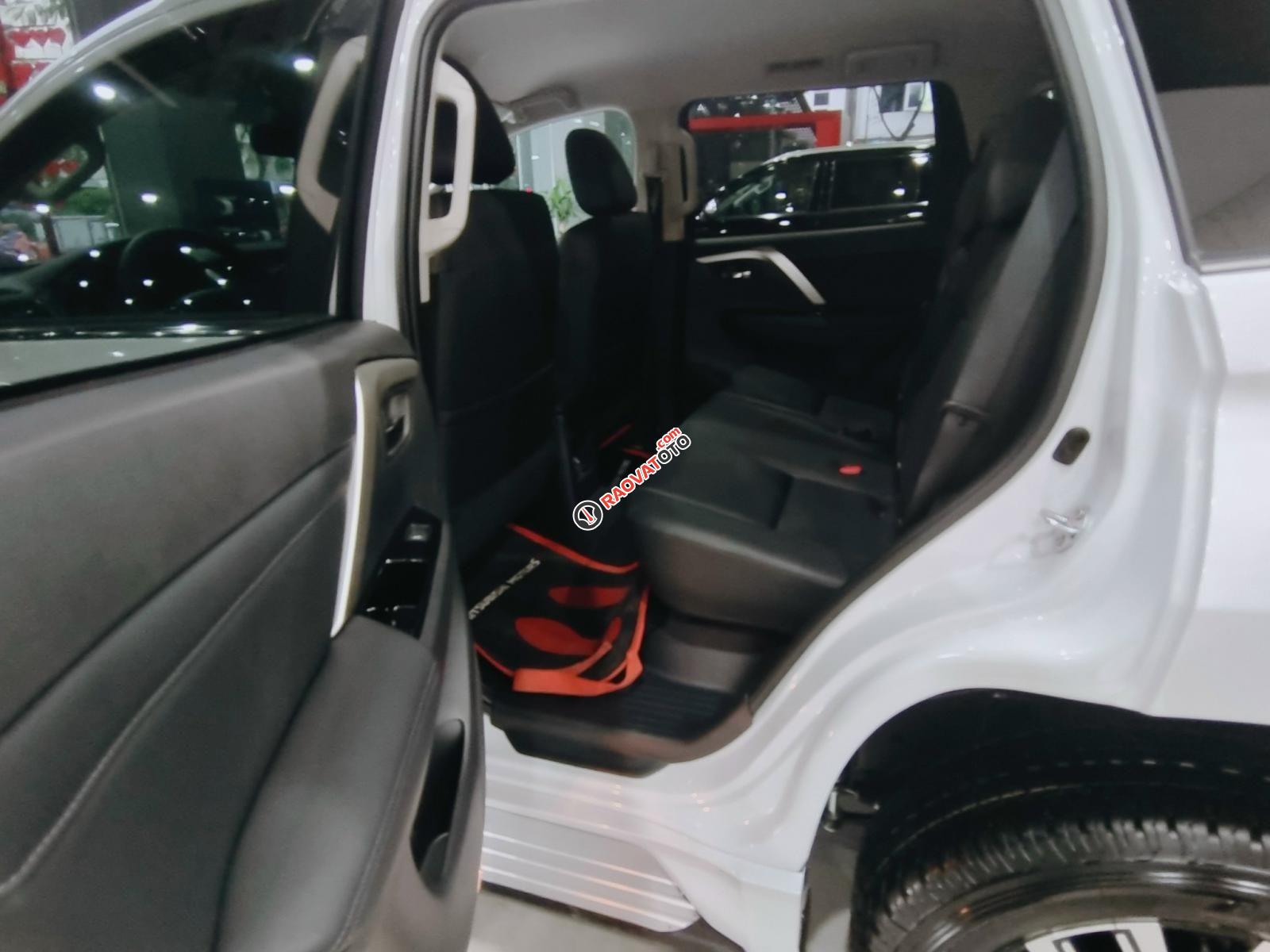 Ưu đãi với nhiều quà tặng trong tháng sắm xế cưng, hỗ trợ lên đến 100% thuế trước bạ-9